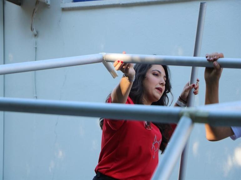 Depremde 2 arkadaşını kaybeden Zeynep, gönüllü arama kurtarma personeli oldu