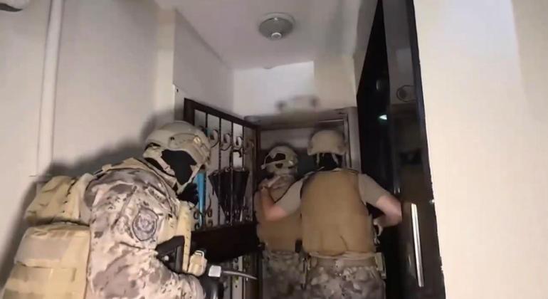 Cezayirin kırmızı bültenle aradığı uyuşturucu şüphelisi İstanbulda yakalandı