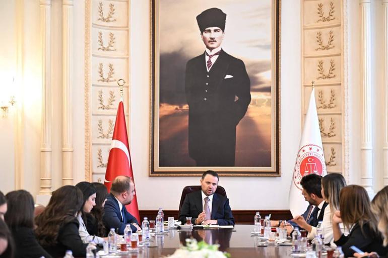 Adalet Bakanı Gürlek İstanbul adliye muhabirlerinin soruların yanıtladı