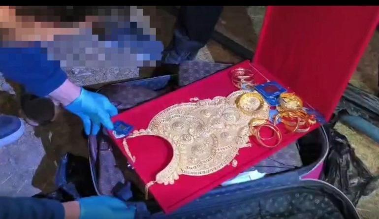 Van’da görüntüleri sonrası soruşturma açılan düğünde takılan altınlar odunluktan çıktı