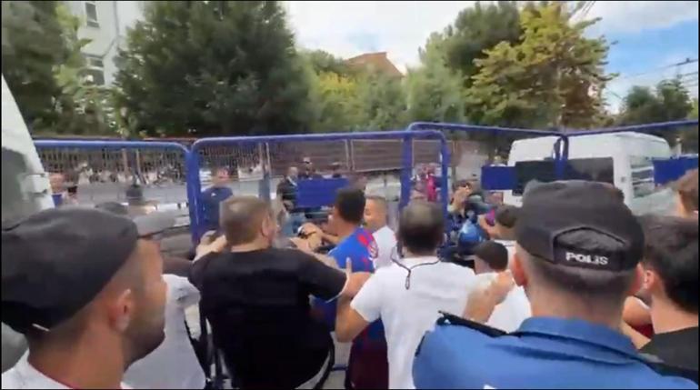 Zonguldak Kömürspor - Karabük İdman Yurdu maçında taraftarlar arasında arbede