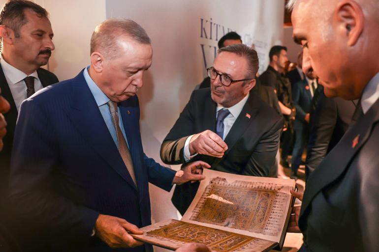 Bakan Ersoy: Tarihi Taşlıcalı Hüseyin Paşa Camii Mushaf-ı Şerifinin tıpkıbasımını tamamladık