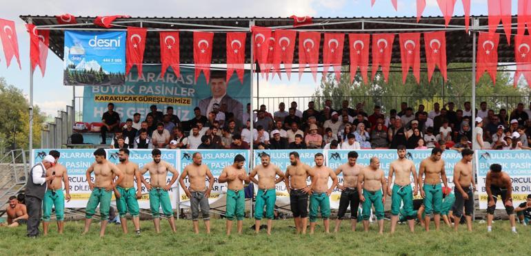 Uluslararası Pasinler Karakucak Güreşlerinde Kenan Gör başpehlivan oldu