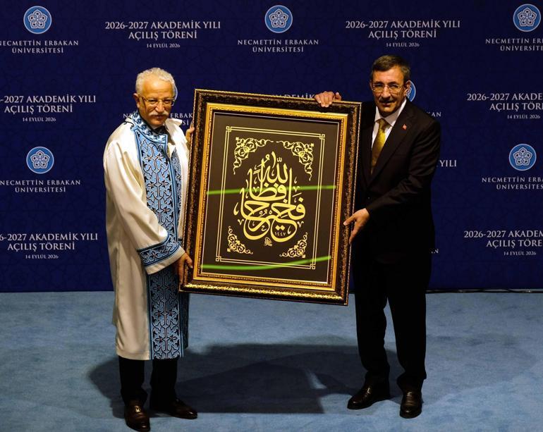 Cevdet Yılmaz: Sosyal medya aslında bizleri yalnızlaştıran, toplumdan koparan bir medya