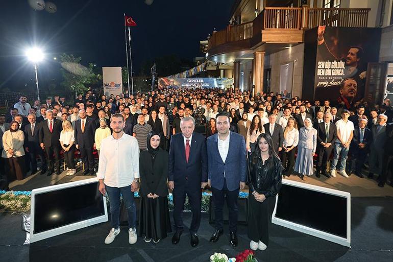 Cumhurbaşkanı Erdoğan, Samsunda gençlerle buluştu