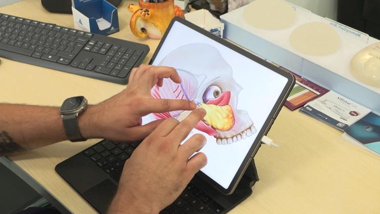 Endoskopik yüz germede kesi izi saçlı deri içerisinde kalıyor