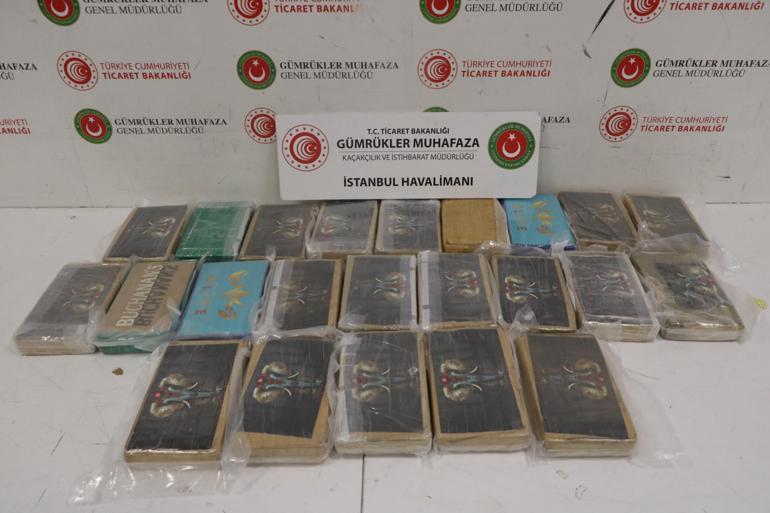 Pilot kıyafetiyle İstanbul Havalimanı’na gelen uyuşturucu kuryesi her yerde aranıyor