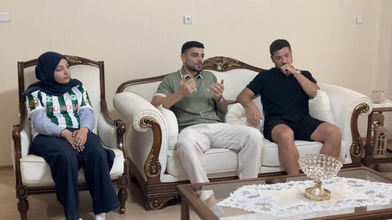 Konyasporlu futbolcular omurilik kanser tedavisi gören Konyaspor taraftarı Sude Ayı ziyaret etti