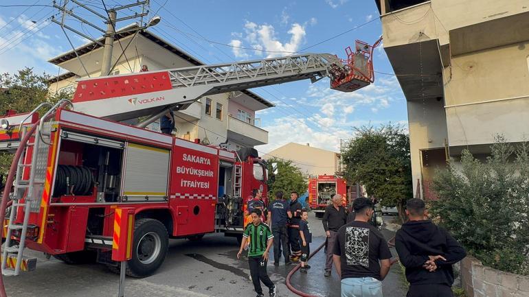 Yangında dumandan etkilenen kediyi kurtarmak için seferber oldular
