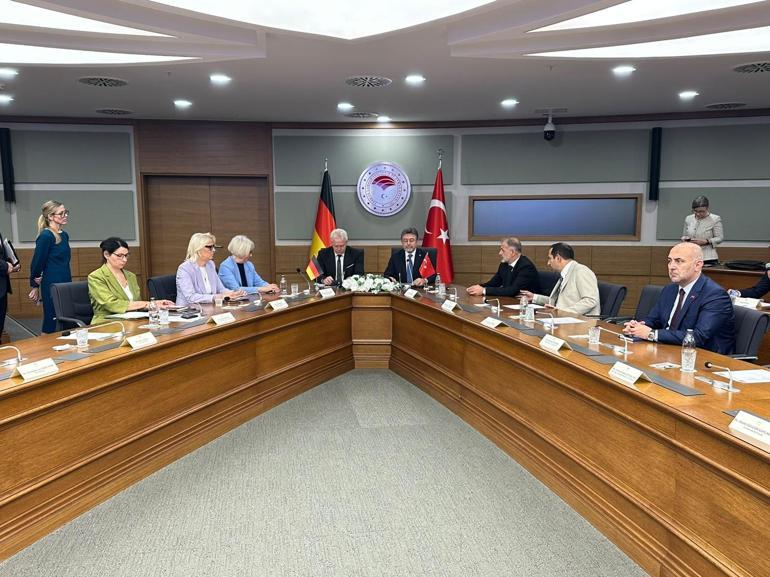 Bakan Yumaklı: Türkiye ve Almanyanın tarımsal ticaret hacmini 5 milyar dolar seviyesine ulaştırmak istiyoruz