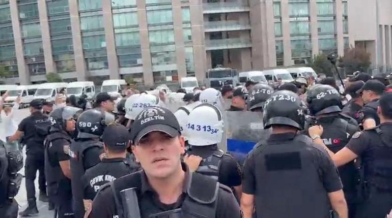 Ailem Güvende operasyonun ardından adliye önündeki eylemde gözaltına alınan 22 kişi sağlık kontrolüne getirildi