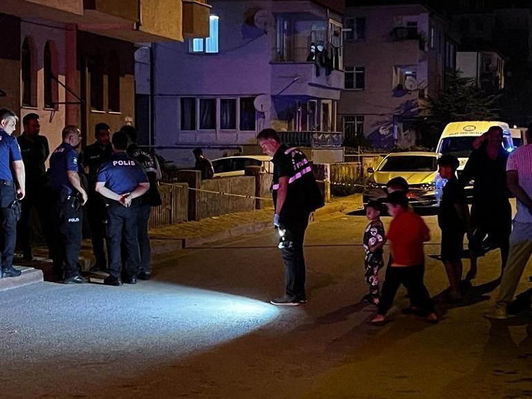 Bıçaklanarak öldürülmüştü; olay öncesi elinde keserle yürüdüğü görüntüler çıktı