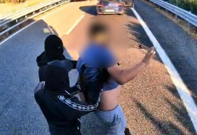 Türk TIRı, İtalyada maskeli ve silahlı 4 kişi tarafından gasbedildi