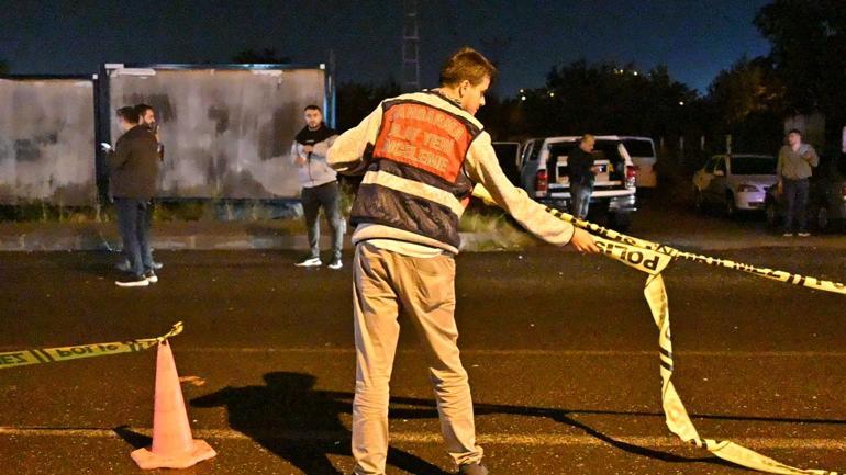 Trafik kazasında inceleme yapan polis memuru, otomobilin çarpması sonucu şehit oldu