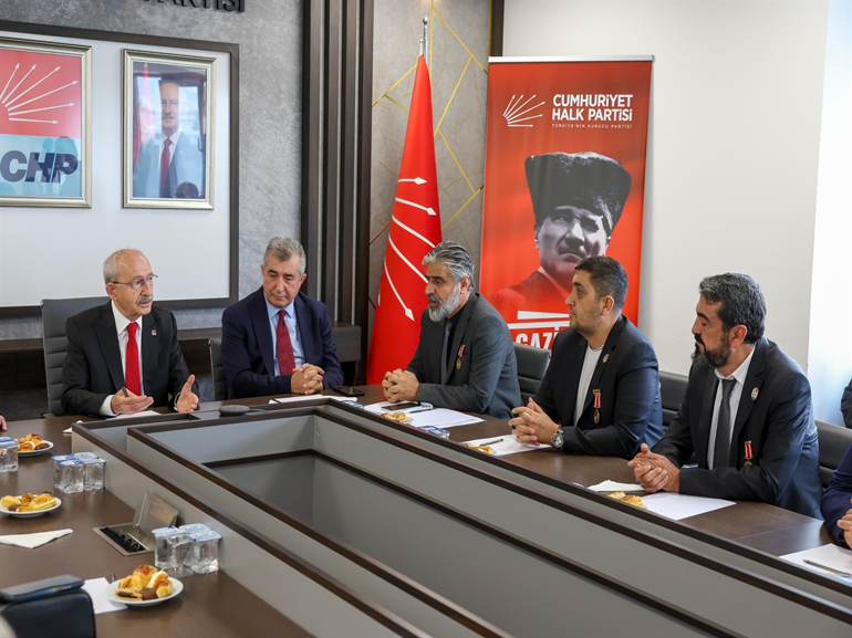 Kılıçdaroğlu, gazilerle bir araya geldi