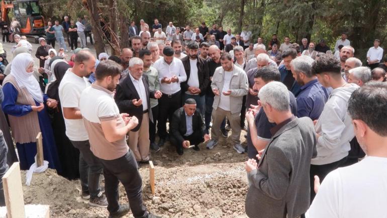 Eyüpsultan’daki otobüs yangını; 10 yaşındaki Nazlıhan son yolculuğuna uğurlandı