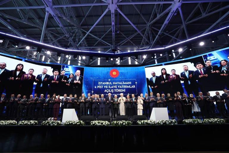 Cumhurbaşkanı Erdoğan: 2030da İstanbul Havalimanı bağlantılı faaliyetlerde 472 bin kişilik istihdama ulaşmayı öngörüyoruz