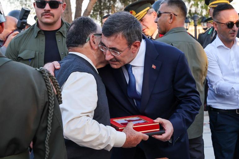 Cumhurbaşkanı Yardımcısı Yılmaz, KKTCde şehitlikte devlet törenine katıldı