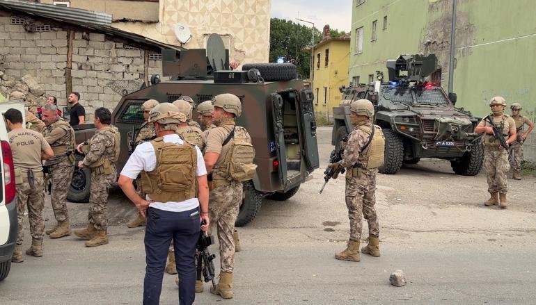 Erzurum’da boşanma aşamasındaki çiftin yakınları arasında silahlı çatışma: 1’i polis 12 yaralı