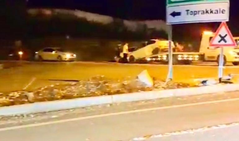 Osmaniyede 2 otomobilin çarpışması kamerada; 3 yaralı