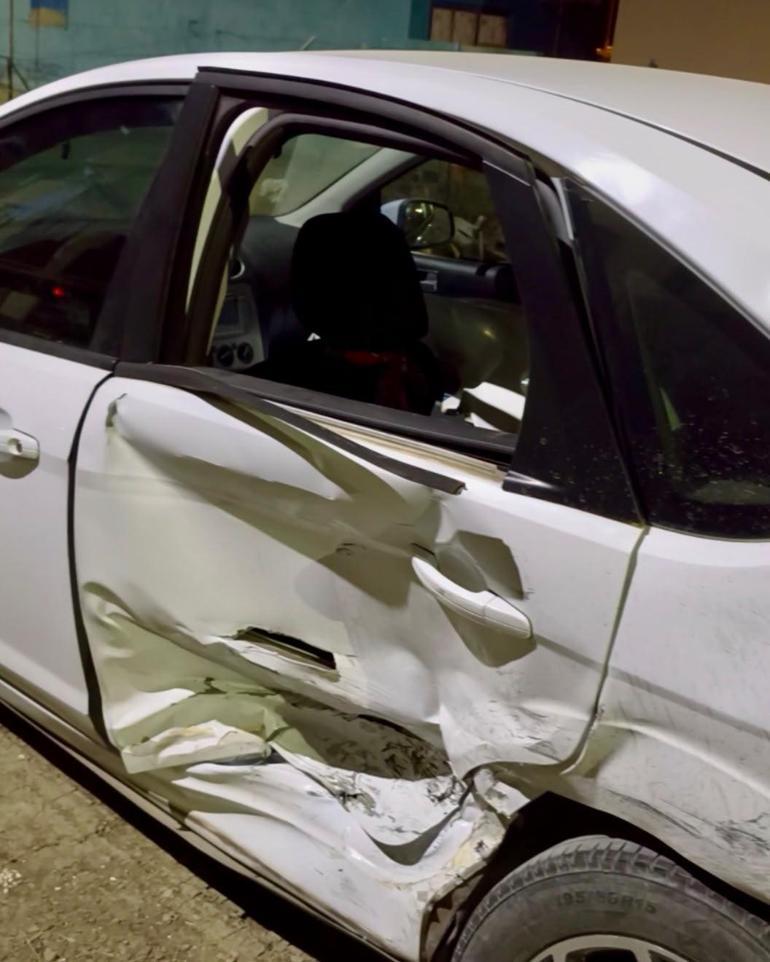 Osmaniyede 2 otomobilin çarpışması kamerada; 3 yaralı