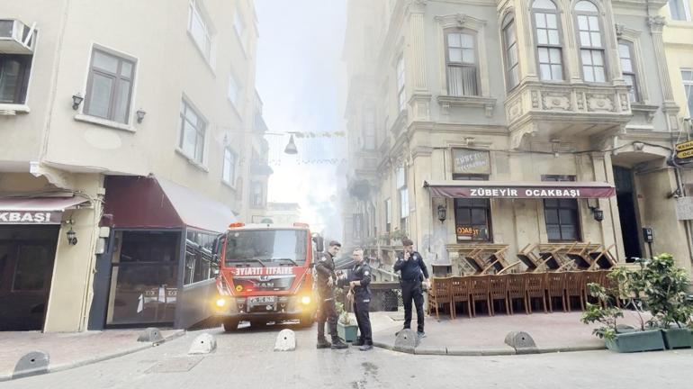 Beyoğlu’nda iş yeri yangını söndürüldü