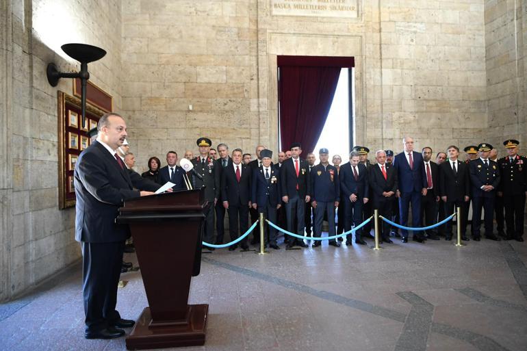 Ankara Valisi Canbolat, Anıtkabiri ziyaret etti