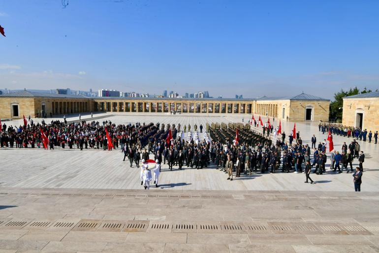Ankara Valisi Canbolat, Anıtkabiri ziyaret etti