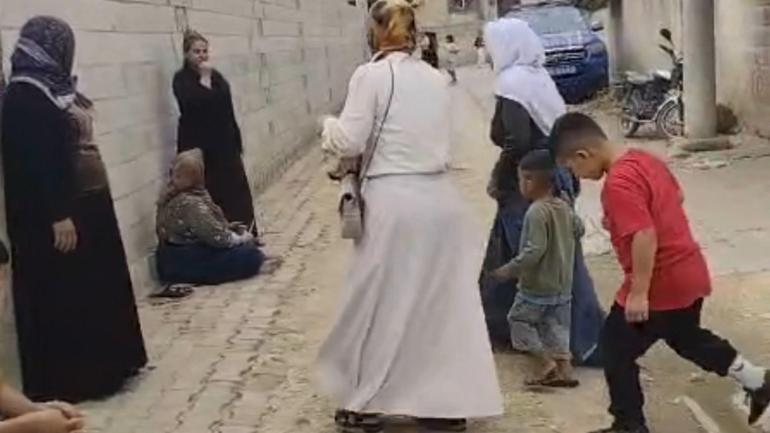 Ev sahibini bıçaklayıp sandalyeye bağladılar, gasbettikleri altınlarla kaçtılar