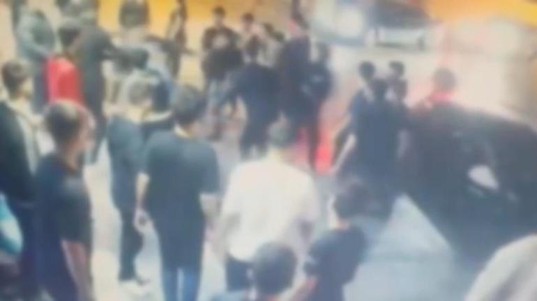 Bağcılarda sanal medya tartışması bıçaklı kavgaya dönüştü: 2 yaralı