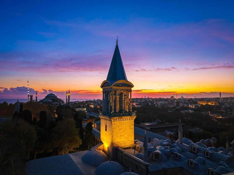 Topkapı Sarayı’nda gece ziyaretlerine yaz sezonunda 32 bine yakın kişi katıldı