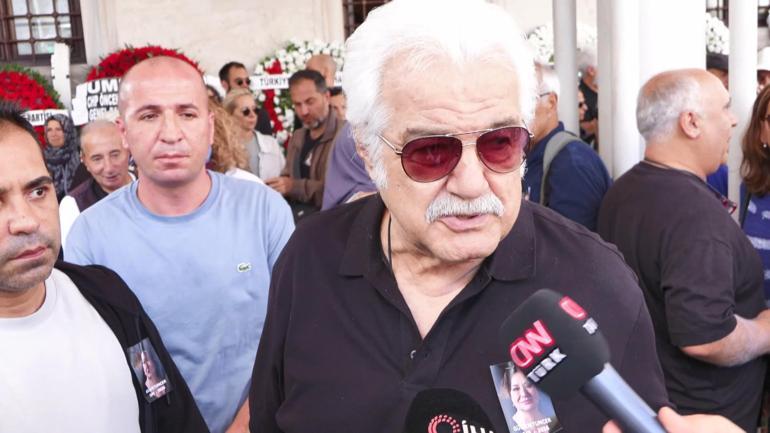 Oyuncu Gülsen Tuncer Şişli Camiinden son yolculuğuna uğurlandı