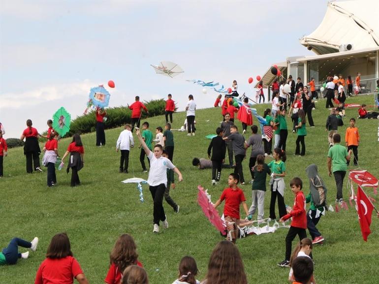 Samsun’da öğrenciler, uçurtmalarını Gazzeli çocuklar için uçurdu