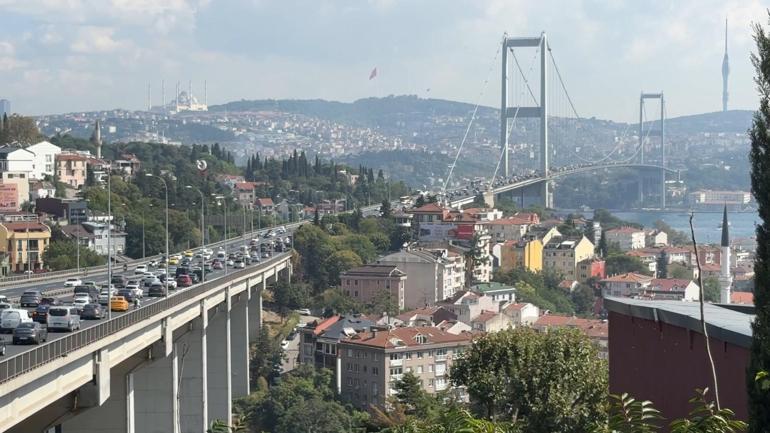 15 Temmuz Şehitler Köprüsü’nde metrobüsün çarptığı motosikletin sürücüsü yaralandı