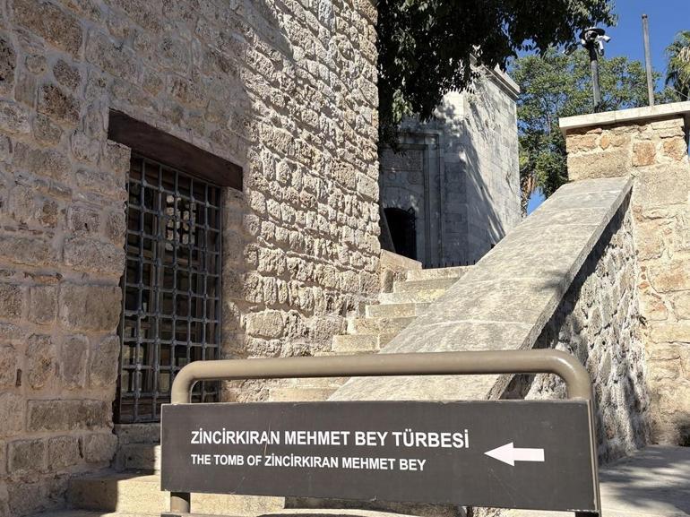 Antalyada Zincirkıran Mehmet Beyin 649 yıllık türbesi zamana meydan okuyor
