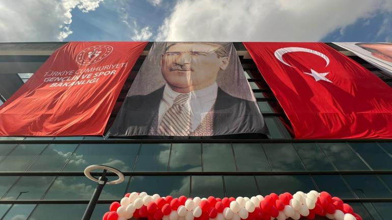 Bakan Bak: Türkiye Cimnastik Federasyonu binası ve cimnastik salonu 2 yılda tamamlandı