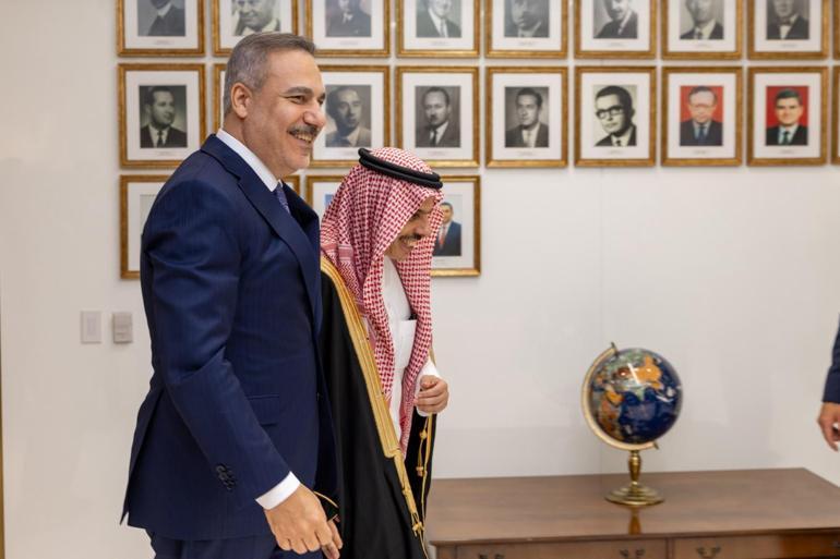 Bakan Fidan, Türkiye-Suriye-Suudi Arabistan Üçlü Dışişleri Bakanları toplantısına ev sahipliği yaptı
