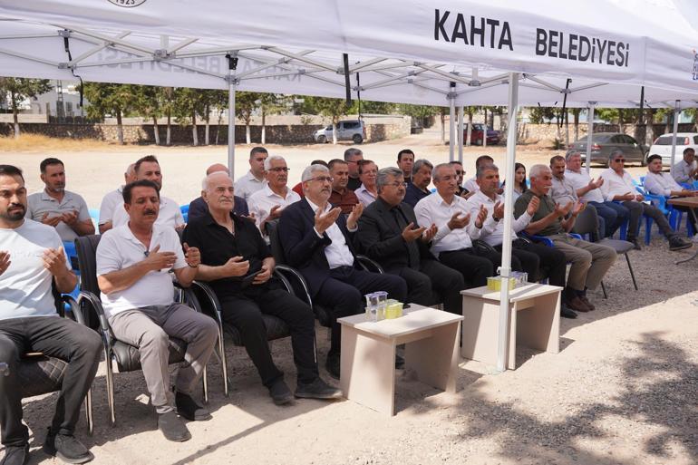 Sanatçılardan Kahtalı Mıçenin mezarına ziyaret