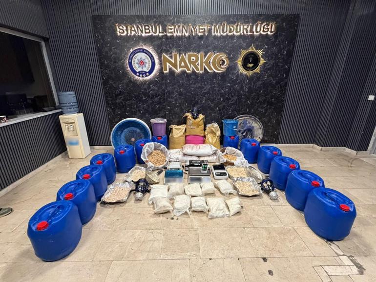 İstanbulda 3 ilçede düzenlenen operasyonlarda 898 kilogram uyuşturucu madde ele geçirildi