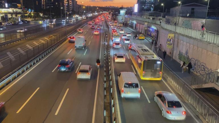 İstanbulda trafik yoğunluğu yüzde 69a ulaştı