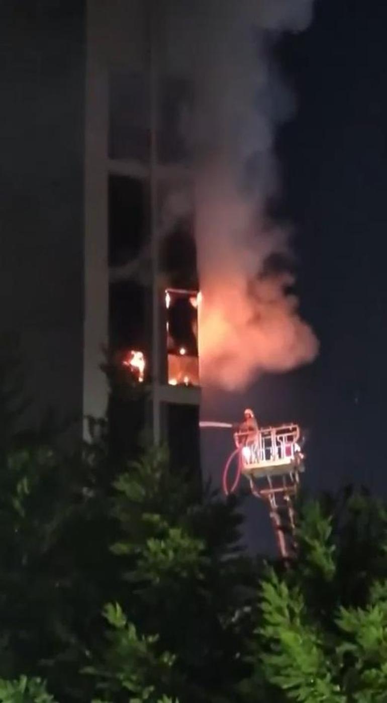 Bursa’da apartman dairesinde çıkan yangın söndürüldü: 19 kişi hastaneye kaldırıldı