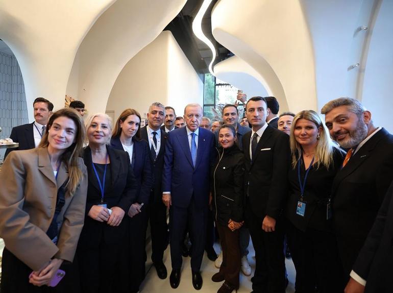 Cumhurbaşkanı Erdoğan, New Yorkta kafede vatandaşlarla bir araya geldi