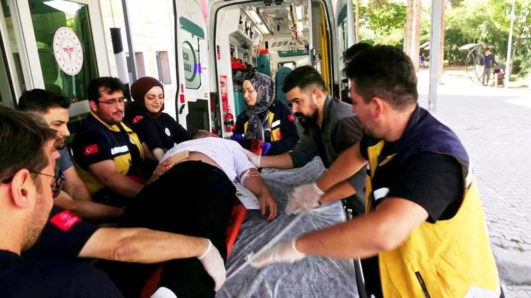 Mahalle muhtarı hastane önündeki tatbikatı gerçek sandı; o anlar görüntülendi