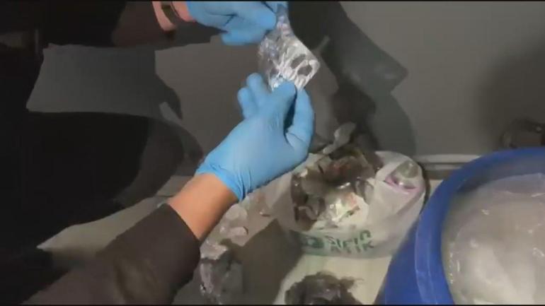 Bağcılarda iş yerine uyuşturucu operasyonu; 22 kilo 970 gram ham madde ele geçirildi