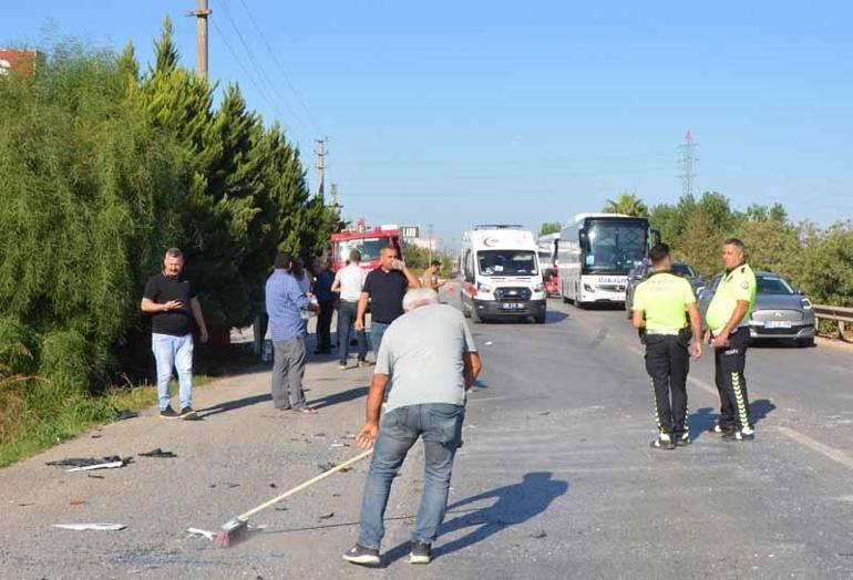 Servis midibüsü tur otobüsüne çarptı: 6 yaralı
