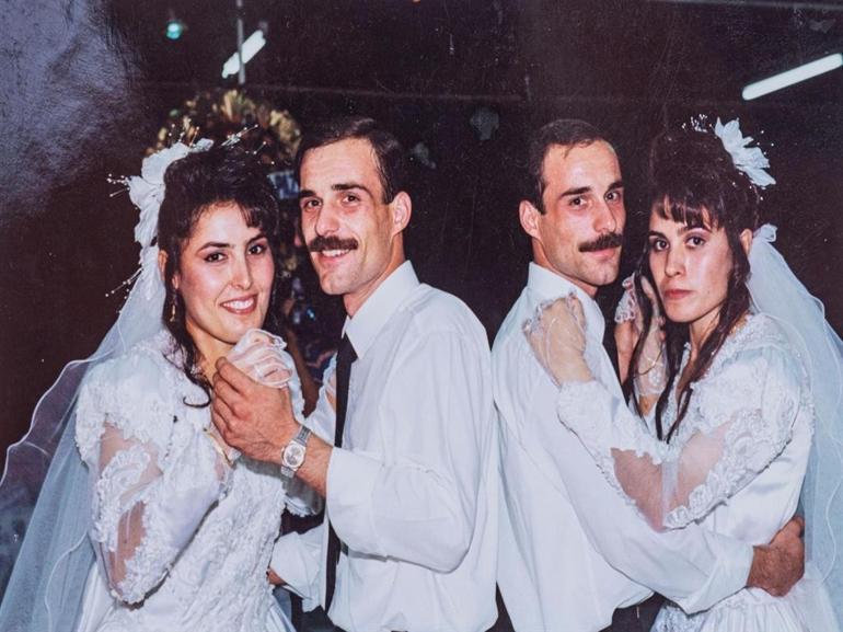 İkizler aynı gün itfaiyeci oldular aynı gün evlendiler