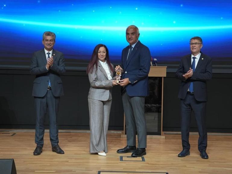 Türk Diline Hizmet Ödülleri sahiplerini buldu