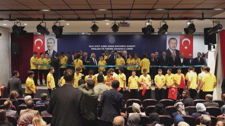 Bakan Tekin: Bu yıl ortaokulu bitiren 100 öğrencinin 45 tanesi meslek lisesine gitti