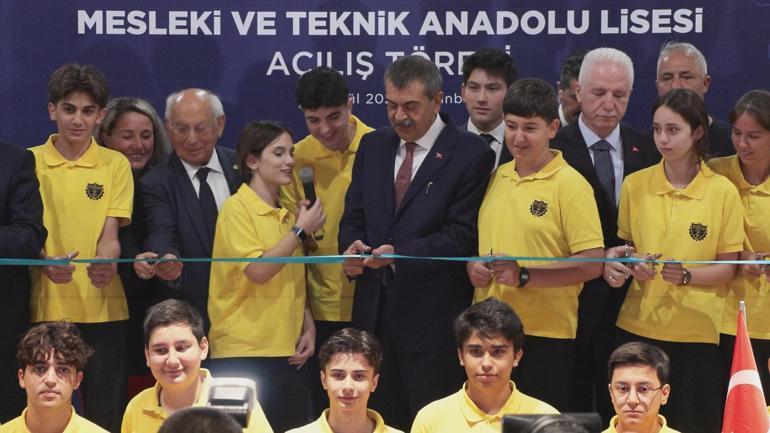 Bakan Tekin: Bu yıl ortaokulu bitiren 100 öğrencinin 45 tanesi meslek lisesine gitti