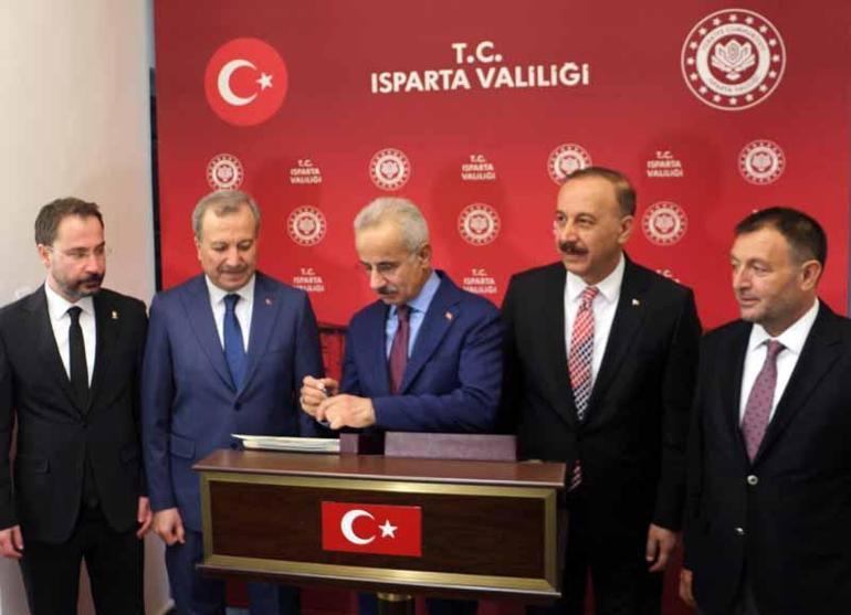 Bakan Uraloğlu: Birileri istiyor ki şehit cenazeleri gelmeye devam etsin